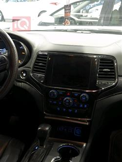 جیپ گراند شیرۆکی